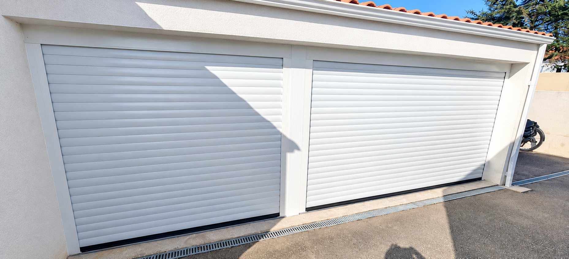 Double porte de garage enroulable en aluminium
