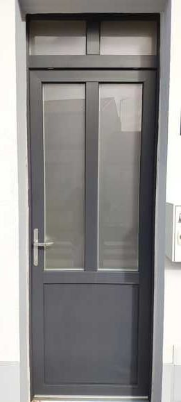Porte d’entrée sécurisée PVC RAL 7016 avec imposte